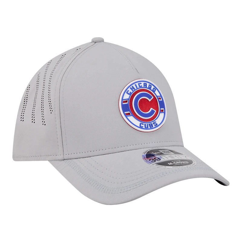 Men's New Era Gray Chicago Cubs Patch 39THIRTY A-Frame M-Crown Perforated Flex Hat