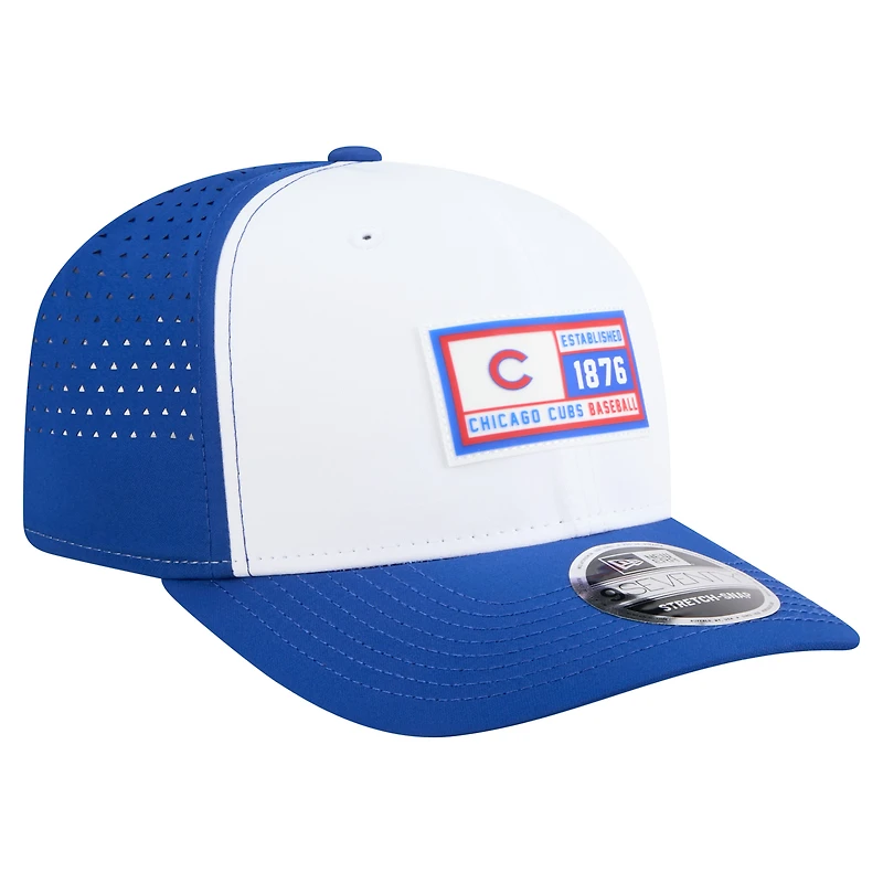 Casquette ajustable 9SEVENTY blanche/bleue New Era pour homme, Chicago Cubs Established Patch