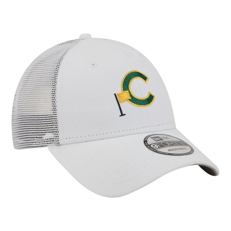 Men's New Era White Chicago Cubs Flag 9FORTY Trucker Adjustable Hat