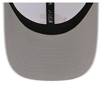 Casquette trucker ajustable New Era 9FORTY blanche à motif drapeau des Cubs de Chicago pour homme