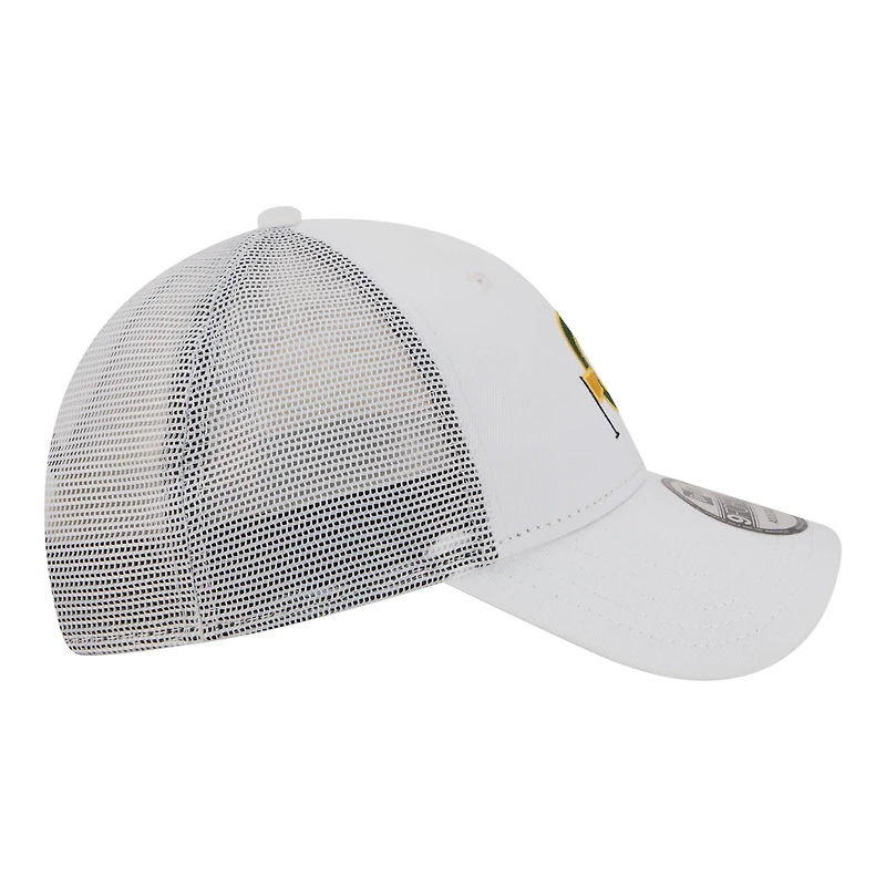 Men's New Era White Chicago Cubs Flag 9FORTY Trucker Adjustable Hat