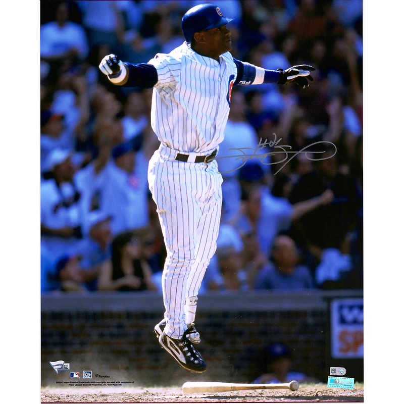 Photo de Sammy Sosa, joueur des Cubs de Chicago, dédicacée (40 x 50 cm).