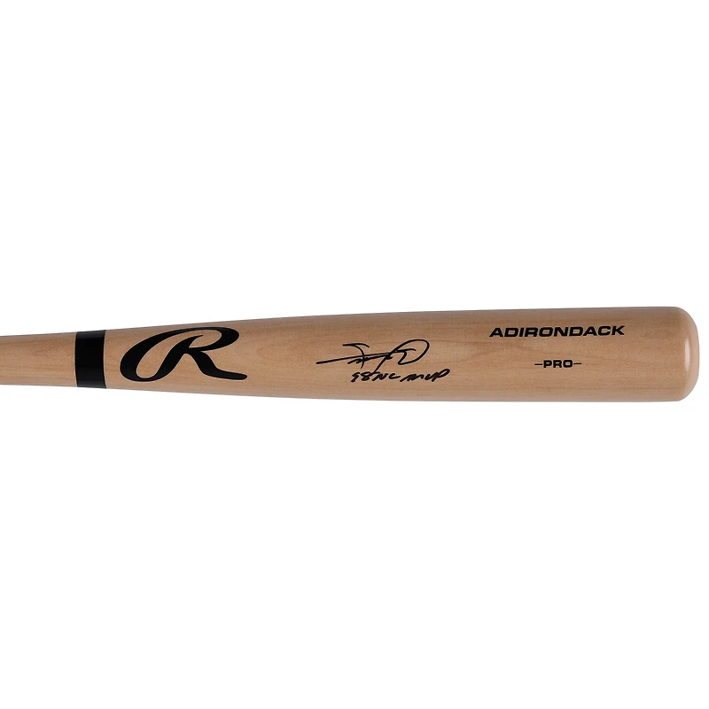 Bâton Rawlings Pro blond autographié par Sammy Sosa des Cubs de Chicago avec inscription « MVP de la Ligue nationale 1998 ».