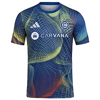 Haut d'avant-match adidas bleu Chicago Fire 2025 United We Play AEROREADY pour homme