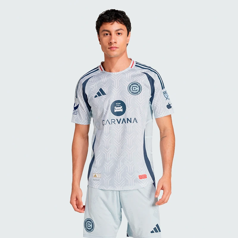 Maillot authentique The Municipal Kit Chicago Fire 2025 bleu clair adidas pour homme