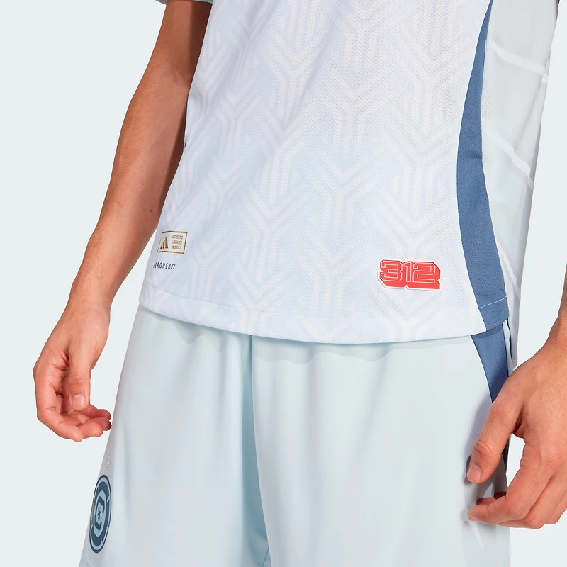 Maillot authentique The Municipal Kit Chicago Fire 2025 bleu clair adidas pour homme