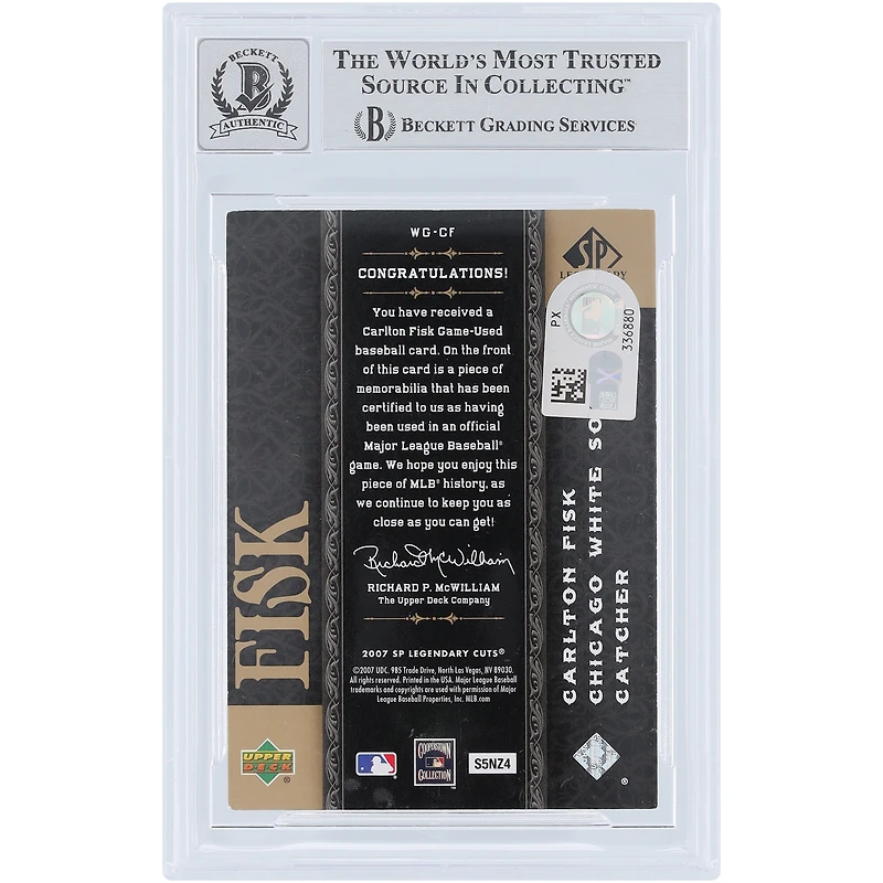 Carte autographiée par Carlton Fisk des White Sox de Chicago (2007), Upper Deck SP Legendary Cuts When It Was A Game Relic #WG-CF, authentifiée par Beckett Fanatics Witnessed (n° 10).