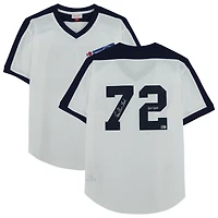 Maillot d'entraînement au bâton authentique Mitchell & Ness blanc autographié par Carlton Fisk des White Sox de Chicago, avec inscription « HOF 2000 ».