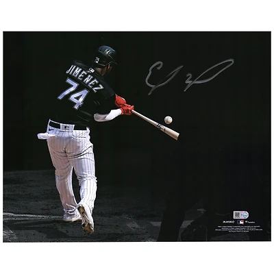 Photographie autographiée de 11"x 14" d'Eloy Jimenez par les White Sox de Chicago