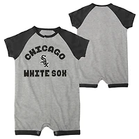 barboteuse raglan à boutons-pression pour bébé, gris chiné, motif « Extra Base Hit » des Chicago White Sox