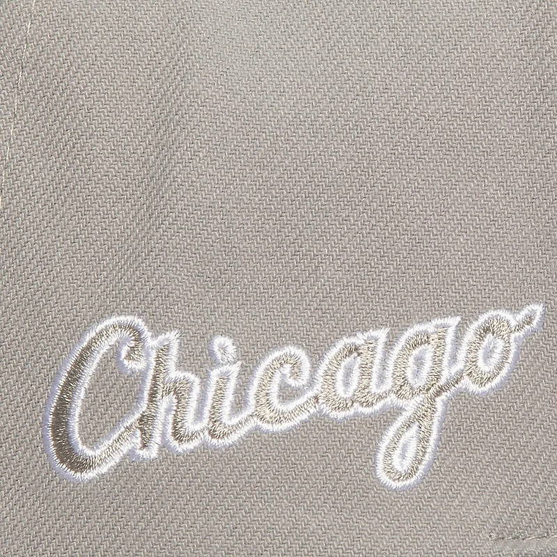 Men's Mitchell & Ness Gray Chicago White Sox Snapback Hat