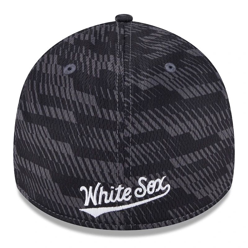 Men's New Era Black Chicago White Sox 2025 MLB Clubhouse 39THIRTY Flex Hat