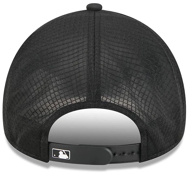 Men's New Era Black Chicago White Sox 2026 Batting Practice Alternate Apex 9FORTY Adjustable Hat