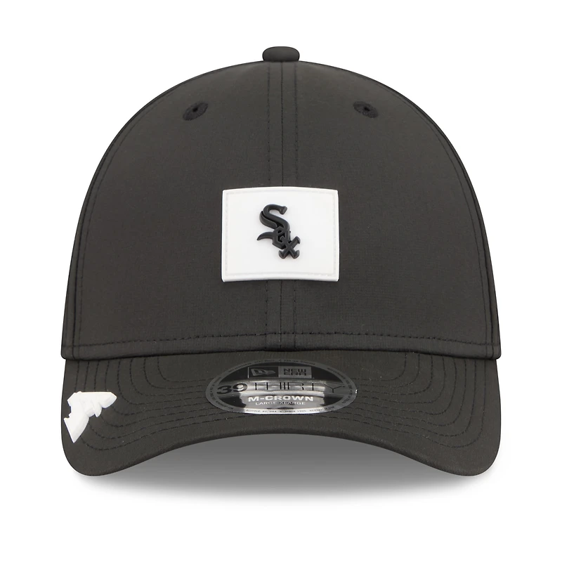 Casquette New Era noire pour homme Chicago White Sox 2026 Clubhouse M-Crown 39THIRTY Flex