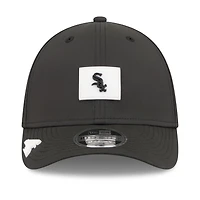 Casquette New Era noire pour homme Chicago White Sox 2026 Clubhouse M-Crown 39THIRTY Flex