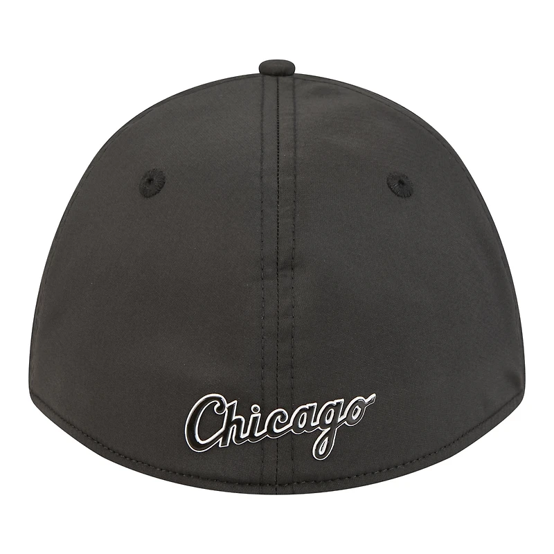 Casquette New Era noire Chicago White Sox métallisée 39THIRTY M-Crown Flex pour homme