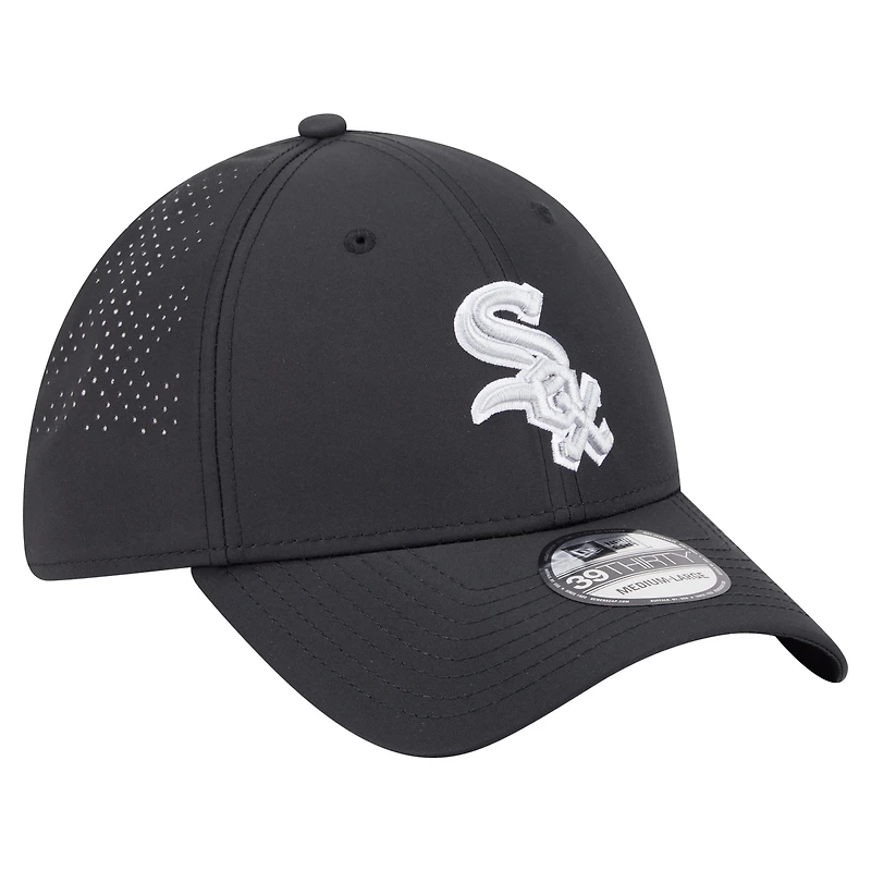 Men's New Era  Black Chicago White Sox Night 39THIRTY Flex Hat