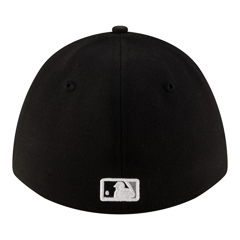 Men's New Era  Black Chicago White Sox Player Replica 39THIRTY M-Crown Flex Hat