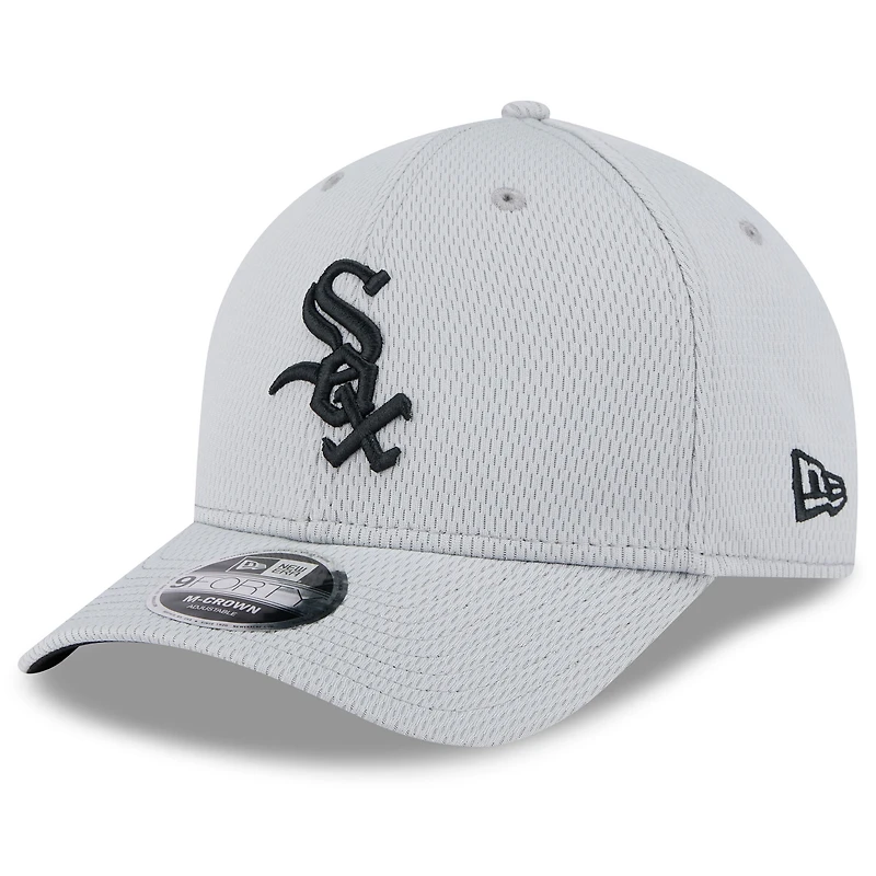 Men's New Era Gray Chicago White Sox 2025 MLB Clubhouse 9FORTY M-Crown Adjustable Hat
