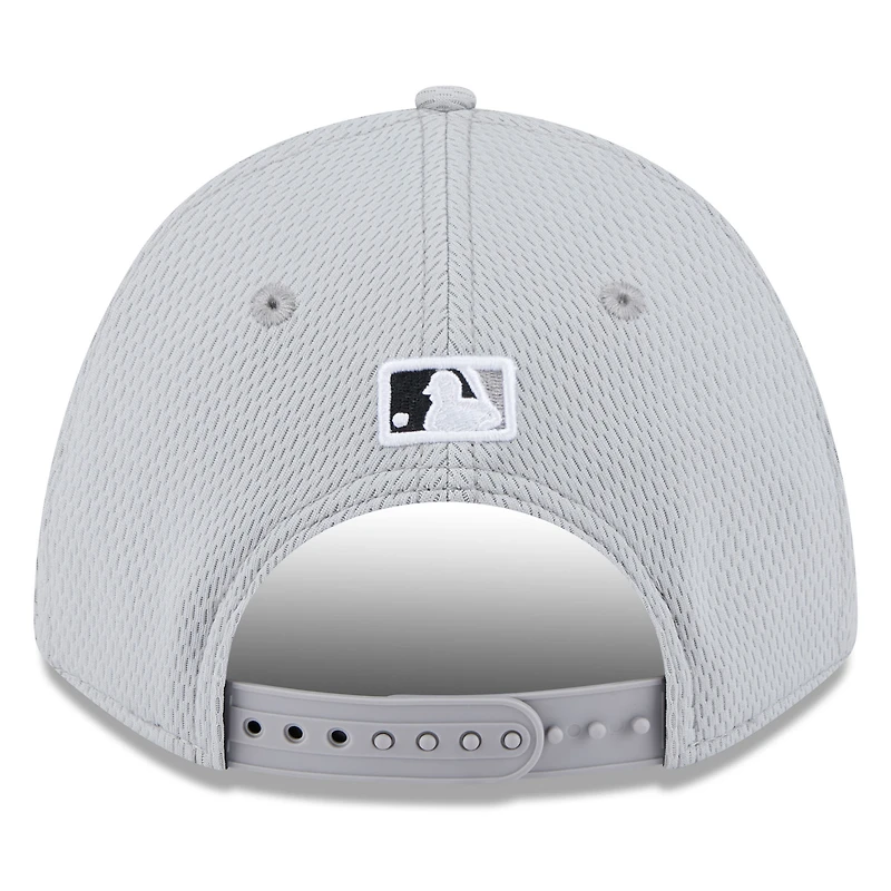 Men's New Era Gray Chicago White Sox 2025 MLB Clubhouse 9FORTY M-Crown Adjustable Hat