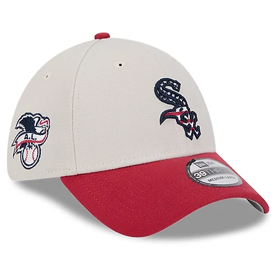 Men's New Era  Khaki/Red Chicago White Sox 2024 Fourth of July 39THIRTY Flex Hat