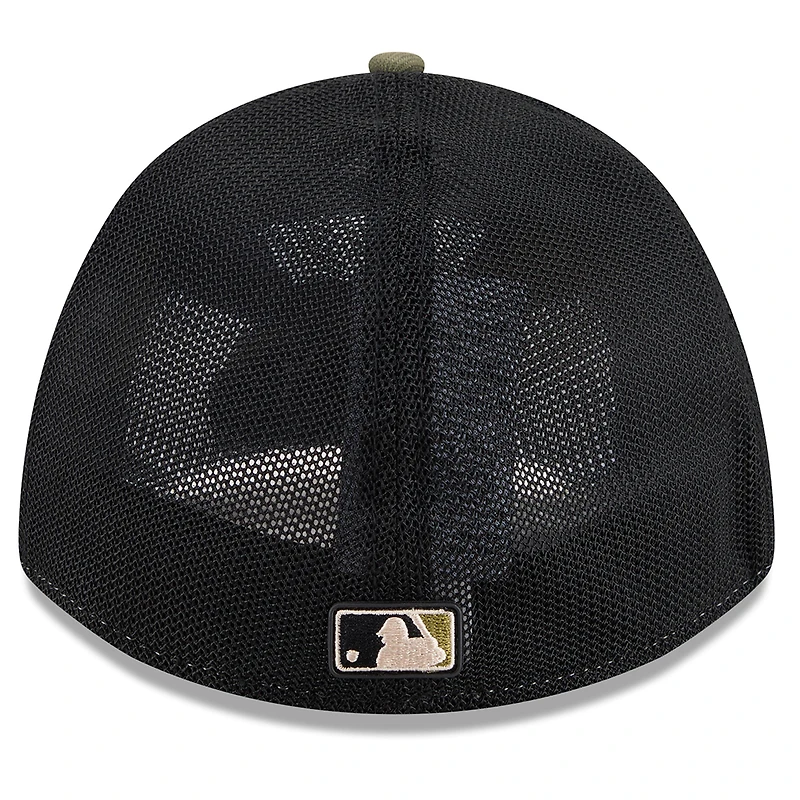 Casquette New Era pour homme, couleur olive, Chicago White Sox, édition spéciale 2026 Journée des forces armées, modèle 39THIRTY M-Crown Flex