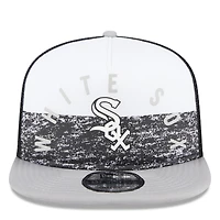 Casquette Trucker 9FIFTY Snapback en mousse sur le devant en forme de A de l'équipe Chicago White Sox New Era pour hommes, blanc/gris