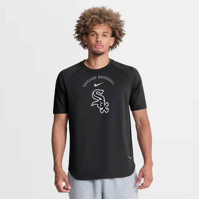 Haut raglan Dri-FIT Nike Authentic Collection Chicago White Sox noir pour homme, idéal l'entraînement avant-match.