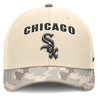 Casquette de camionneur ajustable Nike Natural Chicago White Sox Camo Natural Pack Rise pour homme