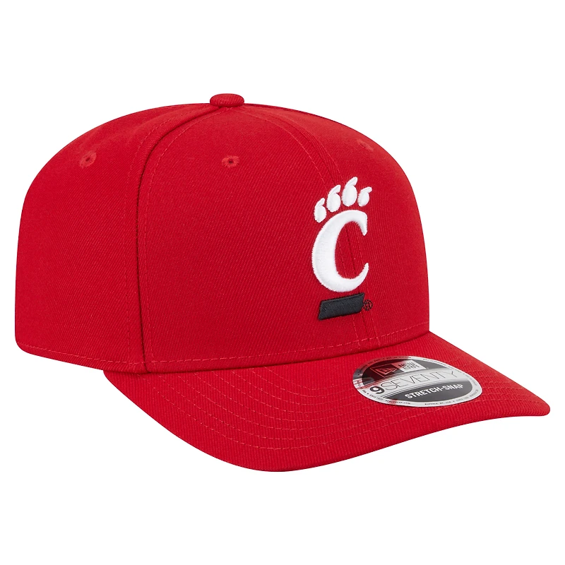 Casquette ajustable extensible à boutons-pression New Era Cincinnati Bearcats Team Collective 9SEVENTY pour homme