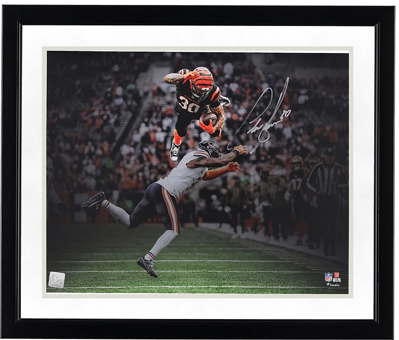 Photo dédicacée de Chase Brown (Cincinnati Bengals) « 16 x 20 » (Hurdle Spotlight)