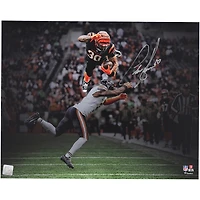Photo dédicacée de Chase Brown (Cincinnati Bengals) « 16 x 20 » (Hurdle Spotlight)