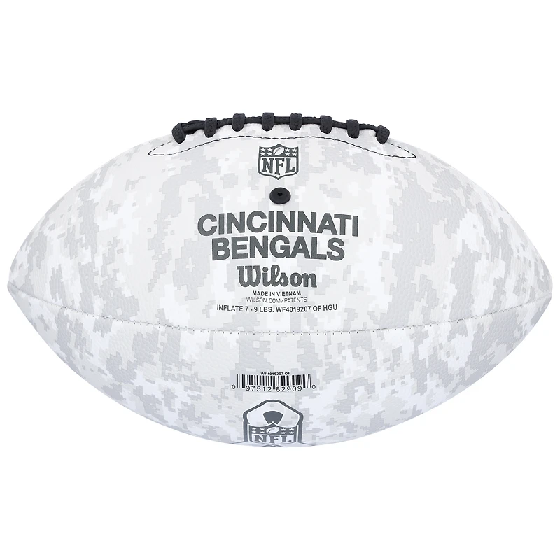 Chase Brown Cincinnati Bengals autographié 2024 Salute To Service Wilson Football