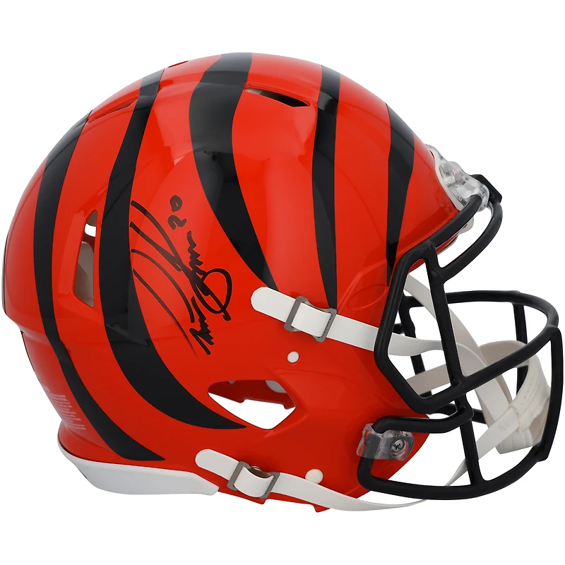 Casque Riddell Speed ​​authentique autographié par Chase Brown des Bengals de Cincinnati