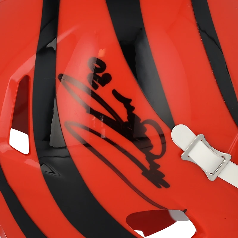 Casque Riddell Speed ​​Mini autographié par Chase Brown des Bengals de Cincinnati