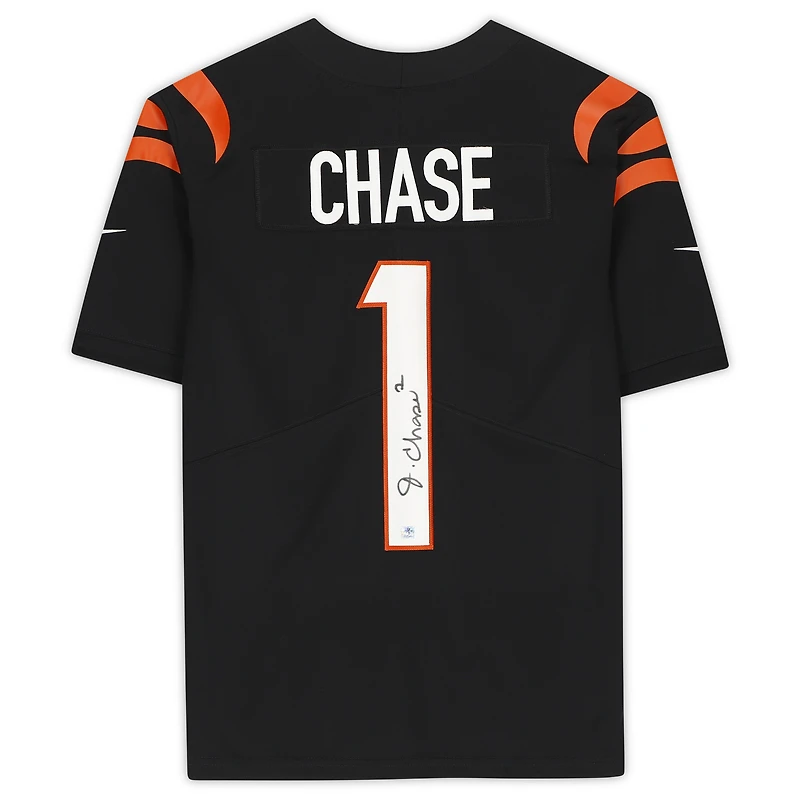 Ja'Marr Chase Cincinnati Bengals Autographed Black Nike Limited Jersey