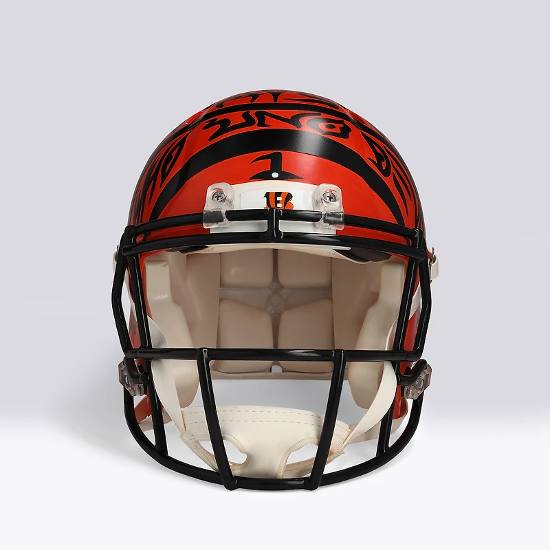 Casque Riddell Speed Authentic autographié par Ja'Marr Chase (Cincinnati Bengals) - Illustration par JK5 - Édition limitée n° 1/1