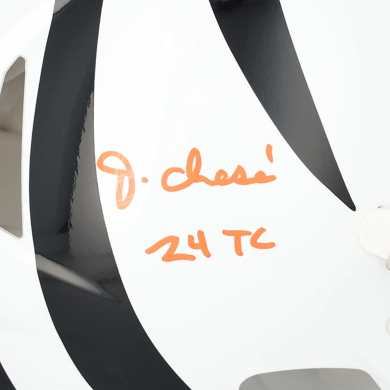 Casque Riddell Speed Authentic autographié par Ja'Marr Chase, joueur des Bengals de Cincinnati, avec inscription « 24 Triple Crown ».