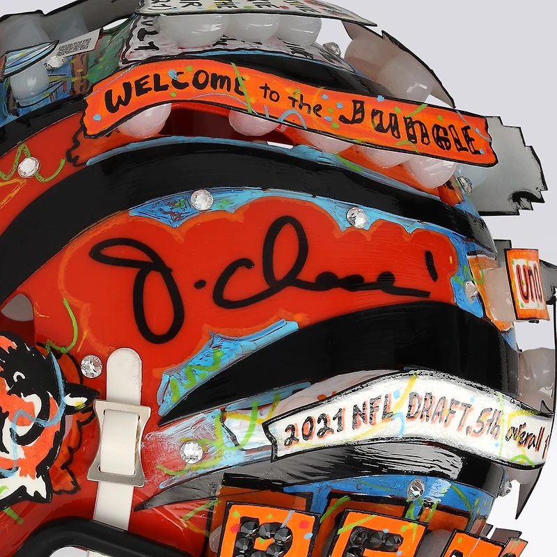 Casque miniature Riddell Speed ​​autographié par Ja'Marr Chase (Cincinnati Bengals) - Illustration de Charles Fazzino - WN55916245