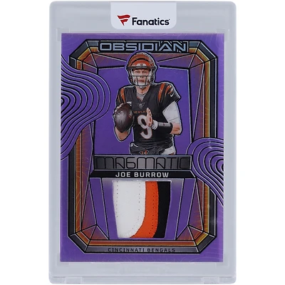 Carte Joe Burrow Cincinnati Bengals 2024 Panini Obsidian Purple Magmatic Memorabilia Tri-Color Relic #MM-JBW #10/49
