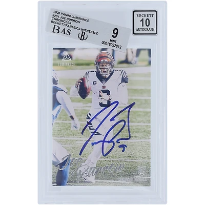 Carte de recrue 9/10 authentifiée 2020 Panini Luminance #201 Beckett Fanatics Witnessed Autographiée par Joe Burrow Cincinnati Bengals - Sous-grades 9,9,9.5,10