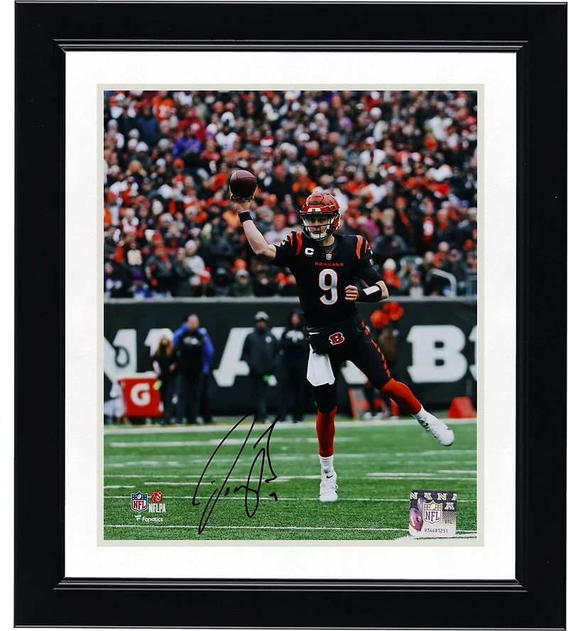 Joe Burrow Cincinnati Bengals Autographed 8" x 10" Black Jersey Vertical Photograph