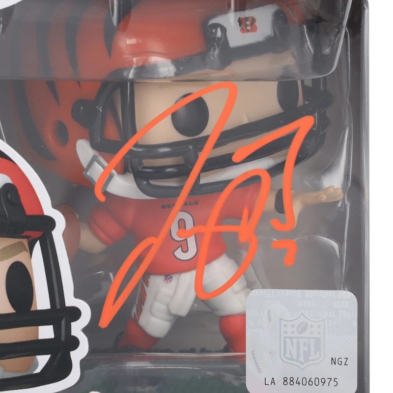 Figurine Funko Pop! n° 168 de Joe Burrow, joueur des Bengals de Cincinnati, dédicacée