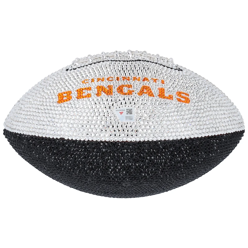 Ballon de football blanc dédicacé par Joe Burrow des Bengals de Cincinnati en cristal Swarovski - Illustration par Rock On Sports