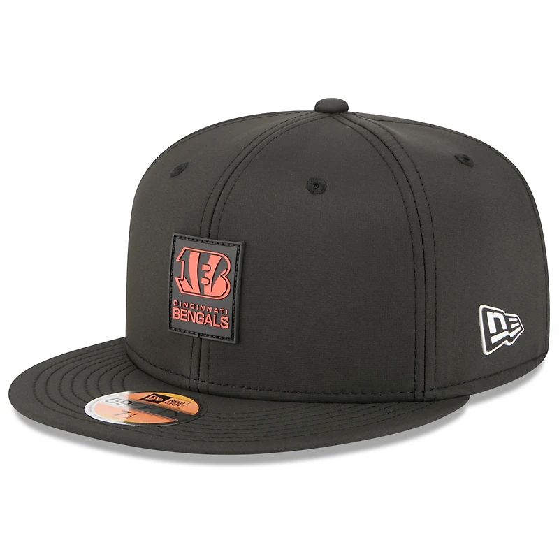 Casquette ajustée noire New Era 59FIFTY Sideline pour homme, édition 2025 des Bengals de Cincinnati