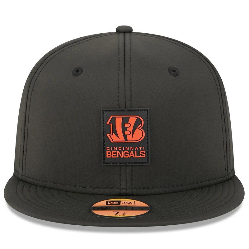 Casquette ajustée noire New Era 59FIFTY Sideline pour homme, édition 2025 des Bengals de Cincinnati