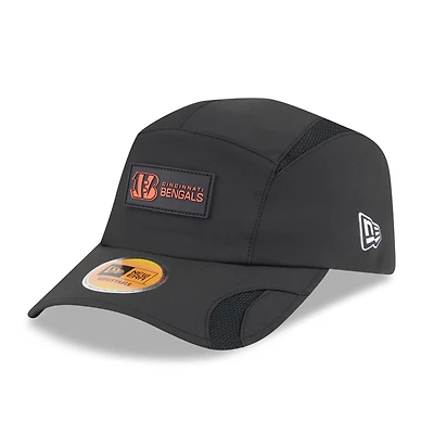 Men's New Era Black Cincinnati Bengals 2025 Sideline  Runner Adjustable Hat