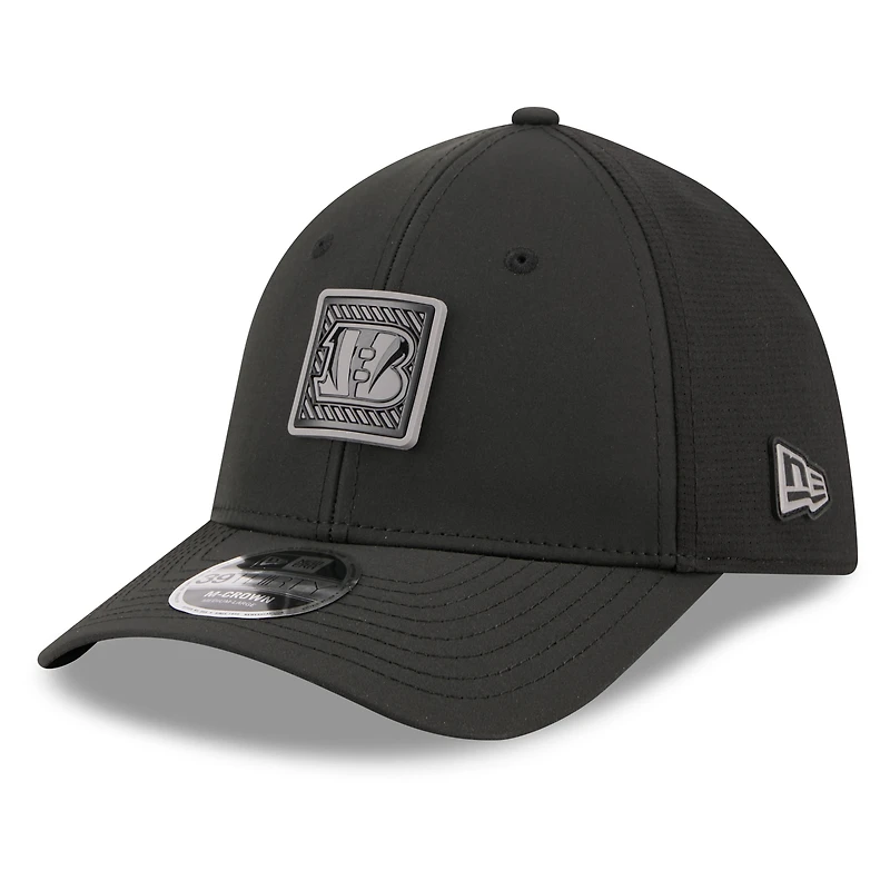Men's New Era Black Cincinnati Bengals 2026 NFL Training Camp 39THIRTY Flex Hat