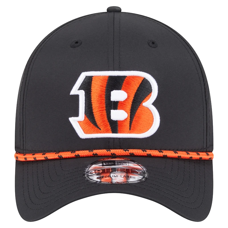 Men's New Era Black Cincinnati Bengals Perforated 39THIRTY Flex Hat