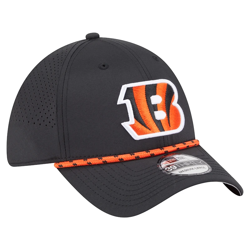 Casquette perforée 39THIRTY Flex noire New Era pour homme des Bengals de Cincinnati
